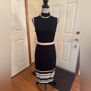 NWOT White House Black Market Black and White Sheath Dress - size 4